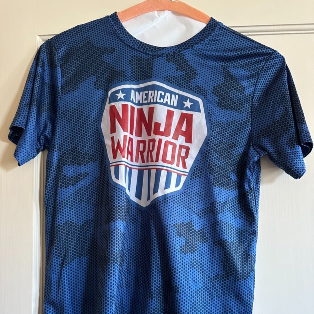 American Ninja Warriors sport tee shirt - Youth size M